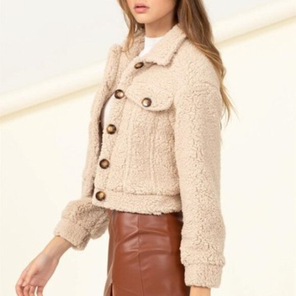 HYFVE Play It Right Teddy Fabric Button-down cropped Jacket cream size small - Picture 3 of 10